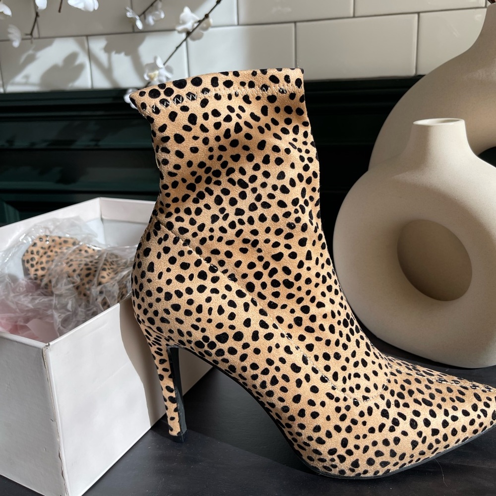 NWT! Justfab Kimani Cheetah Booties
